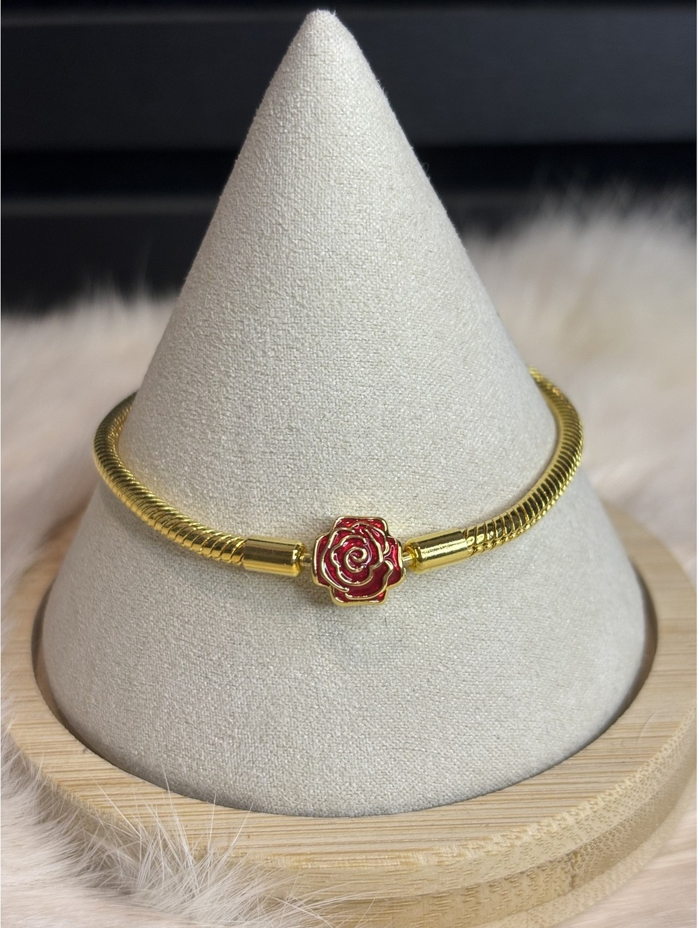 Pandora Beauty and the Beast Gold Tone Bracelet with Red Rose Charm Size 6.5